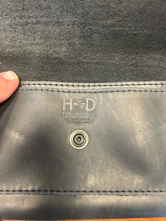 Envelope-Style Black Leather Wallet for Women Leather Hide and Drink - Picture 2 of 5